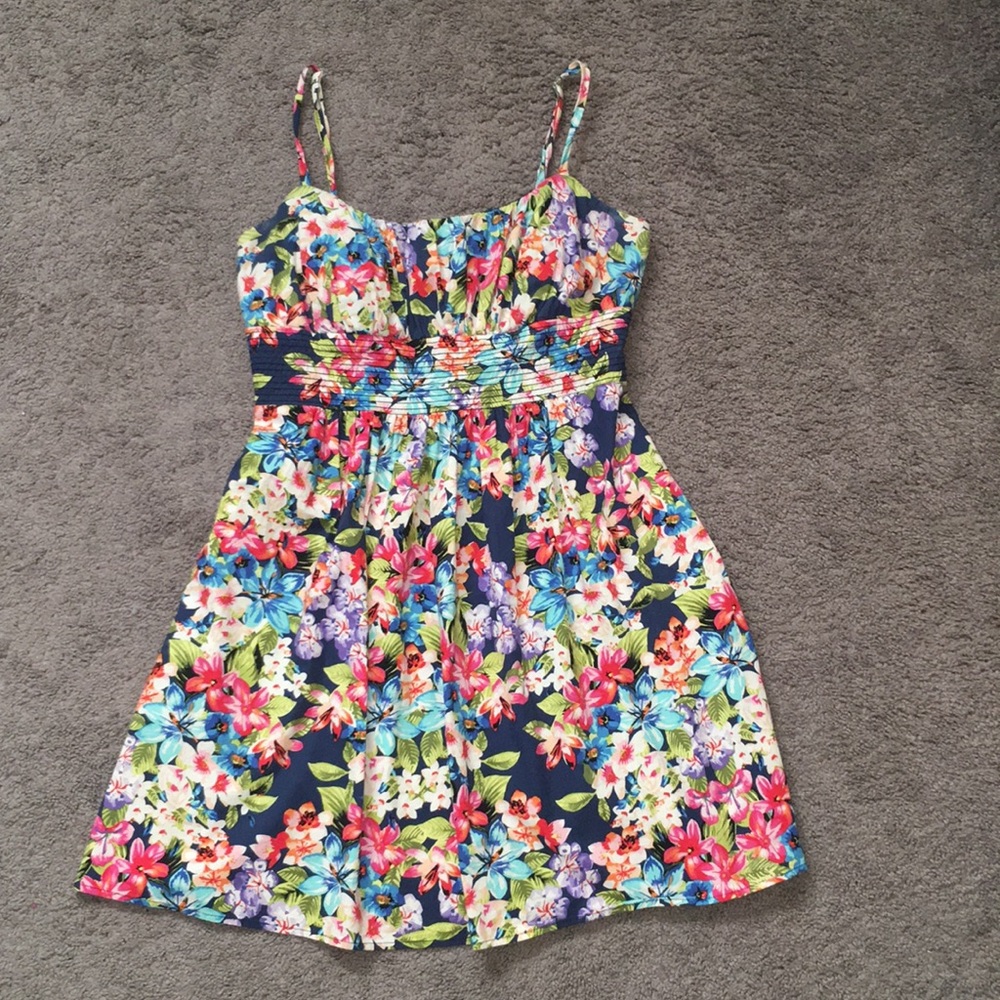 Perfect dress for summer vacation!!